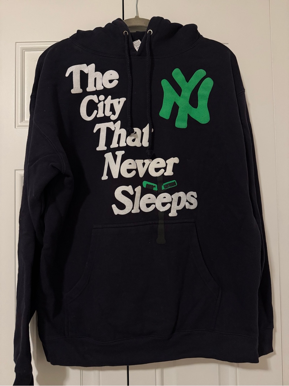 Black Graphic Hoodie - 'The City That Never Sleeps'